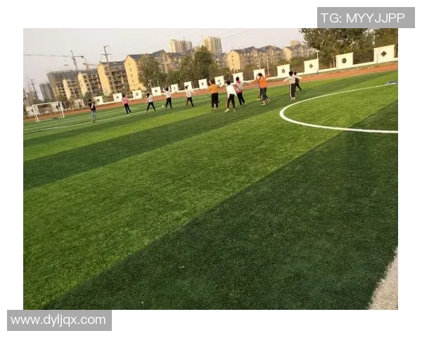 香江小学足球队勇夺冠军展现青春活力与团队精神